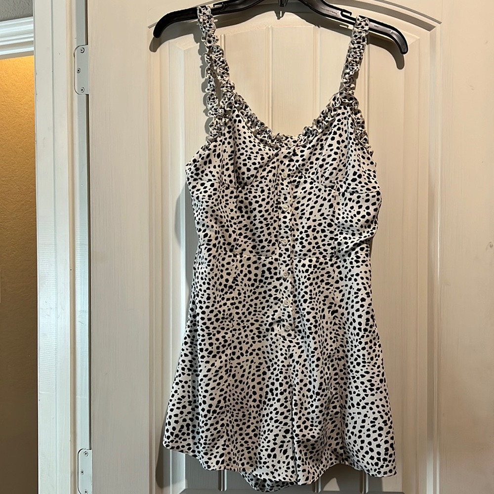 Love Richie spotted romper❤️ Size small! Adorable and in great condition
